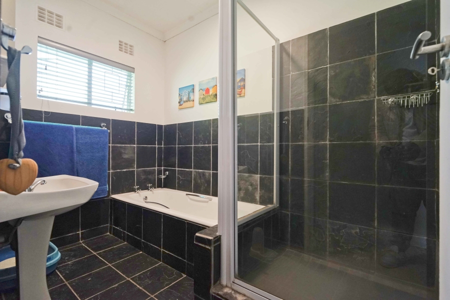 4 Bedroom Property for Sale in Nahoon Valley Park Eastern Cape